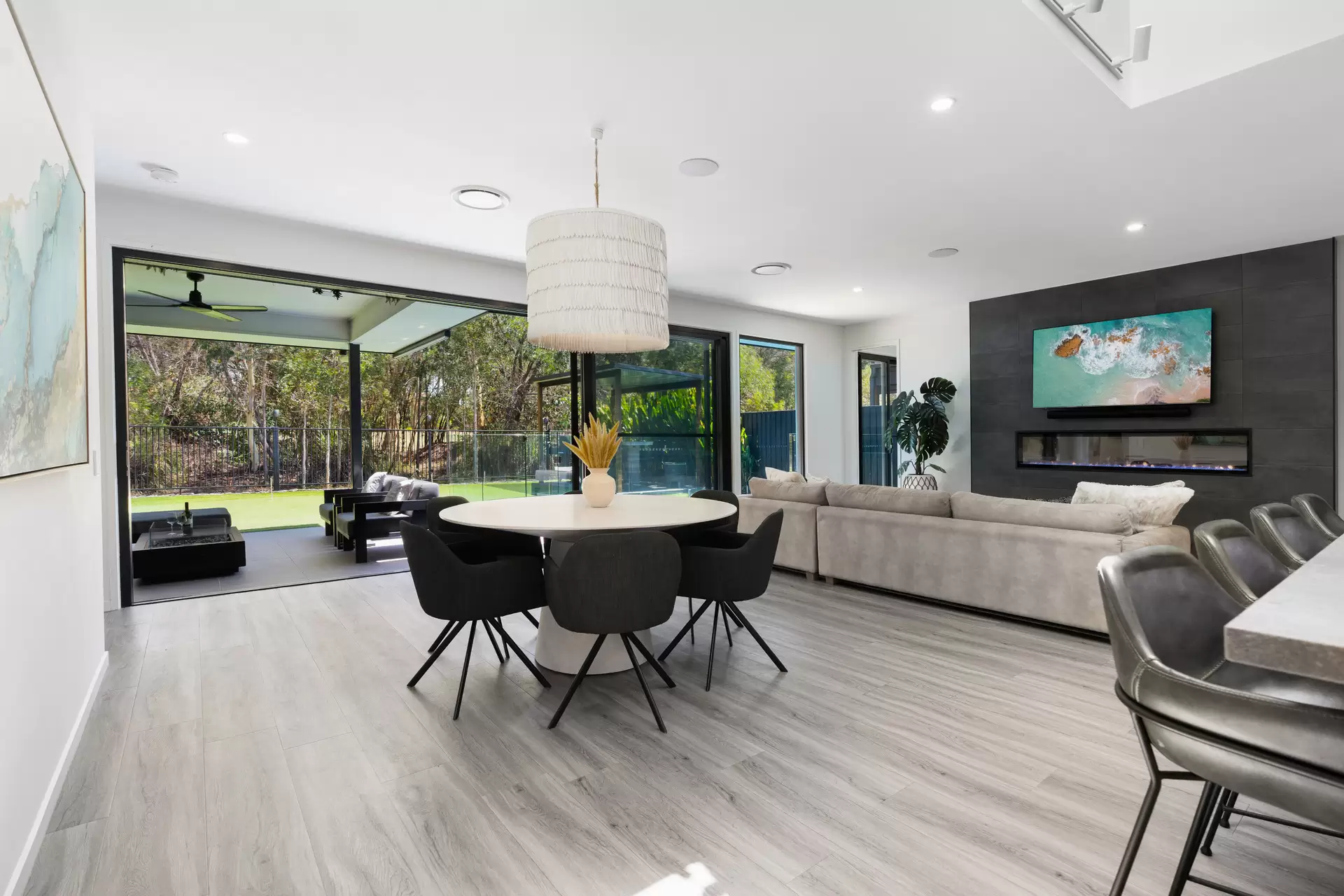 20 Oakmont Court, Peregian Springs Sold by Queensland Sotheby's International Realty - image 1