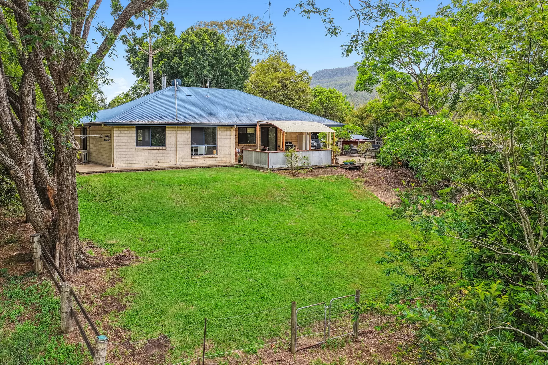 28-30 Monarch Drive, Canungra Sold by  - image 1