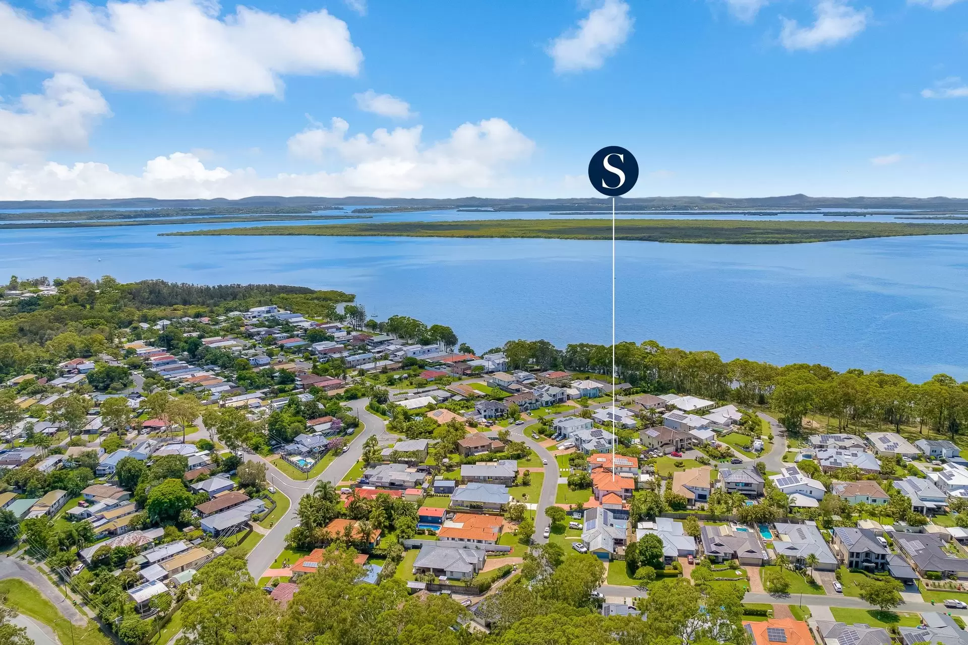 10 Seabrae Drive, Redland Bay Sold by Queensland Sotheby's International Realty - image 1