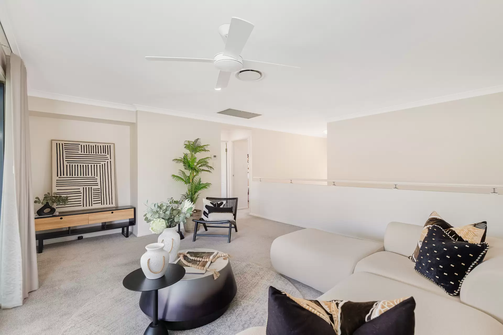 10 Seabrae Drive, Redland Bay Sold by Queensland Sotheby's International Realty - image 1