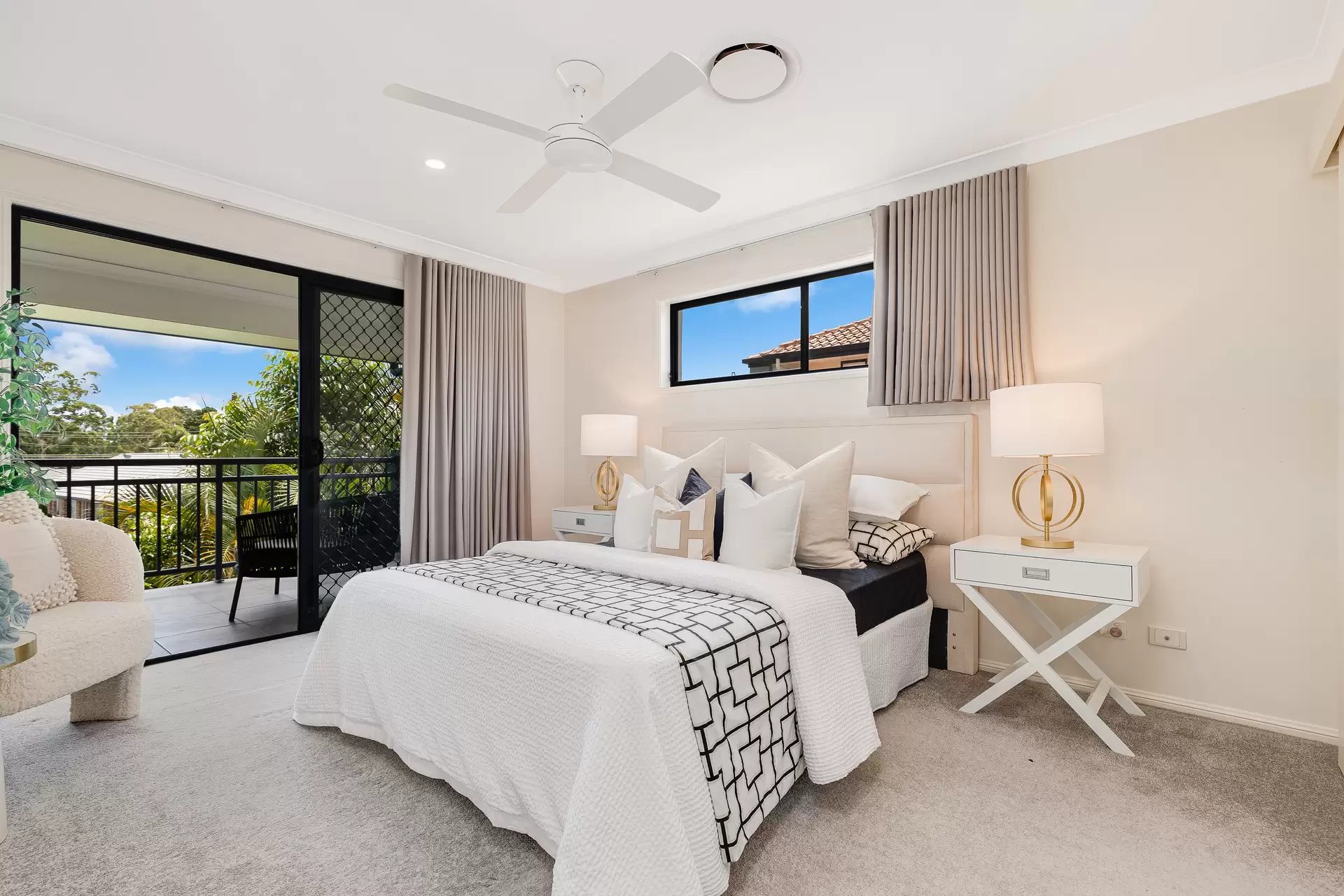 10 Seabrae Drive, Redland Bay Sold by Queensland Sotheby's International Realty - image 1