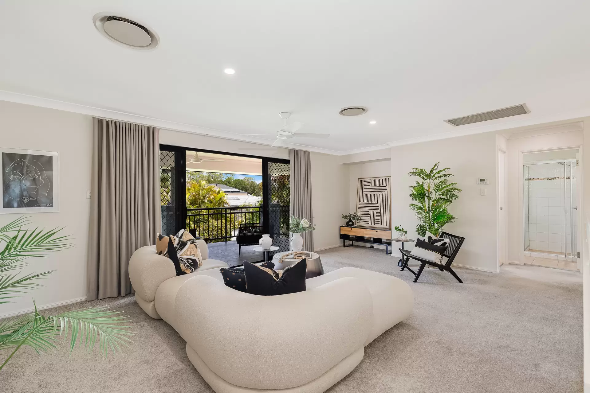 10 Seabrae Drive, Redland Bay Sold by Queensland Sotheby's International Realty - image 1