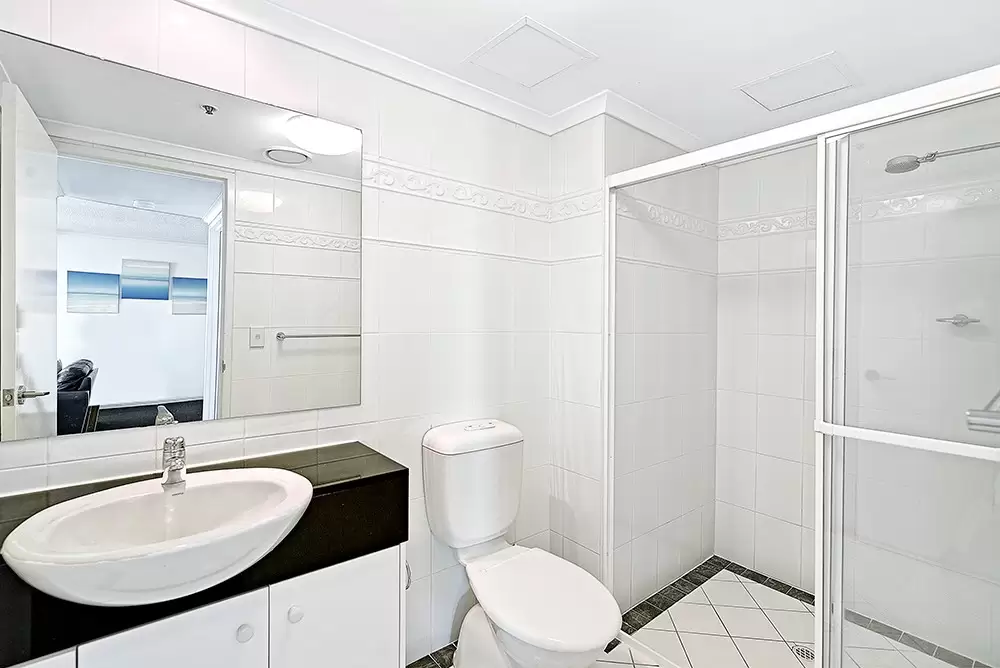 61/15 Breaker Street, Main Beach Sold by  - image 1