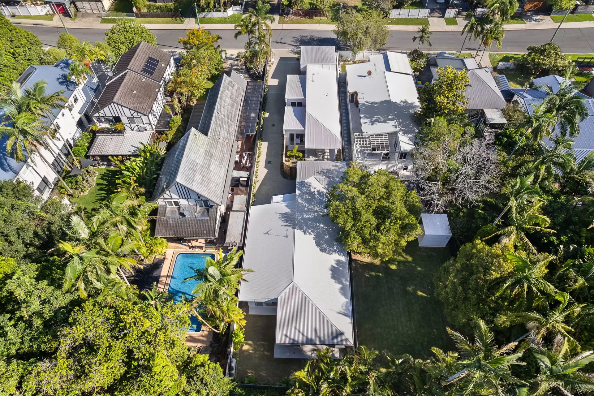 9A & B Dowling Drive, Southport Sold by Queensland Sotheby's International Realty - image 1