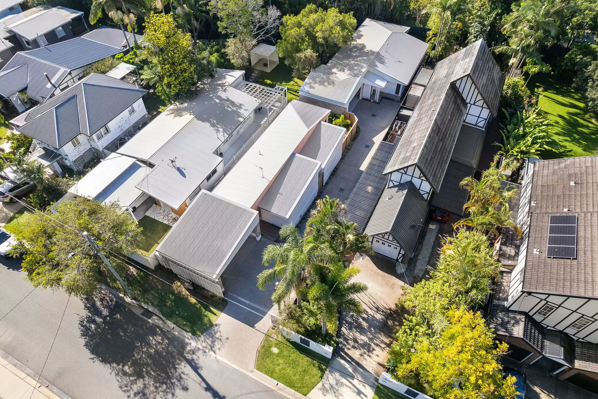 9A & B Dowling Drive, Southport Sold by Queensland Sotheby's International Realty - image 1