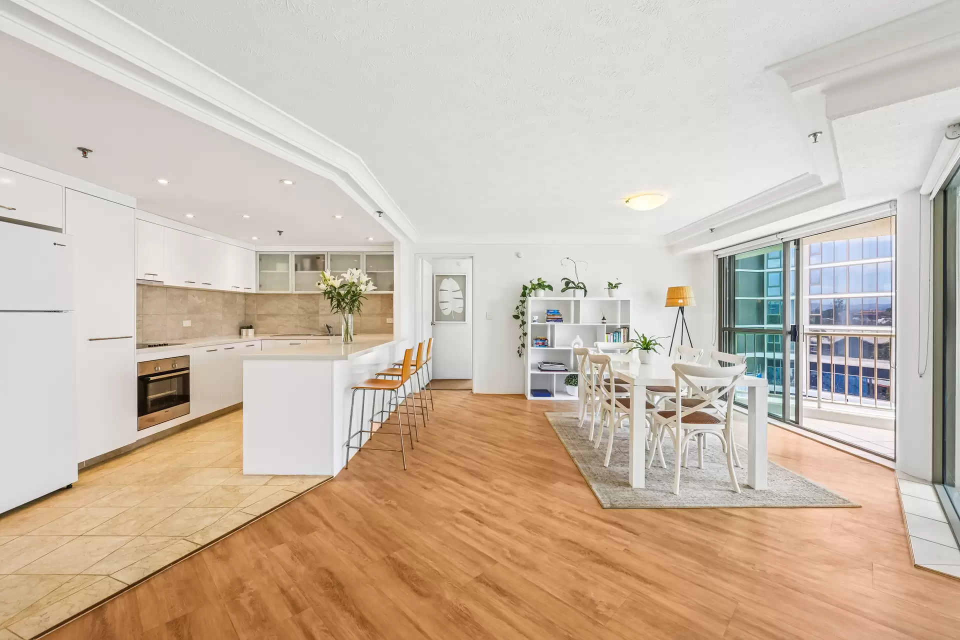 10/20 Cronin Avenue, Main Beach Sold by Queensland Sotheby's International Realty - image 1