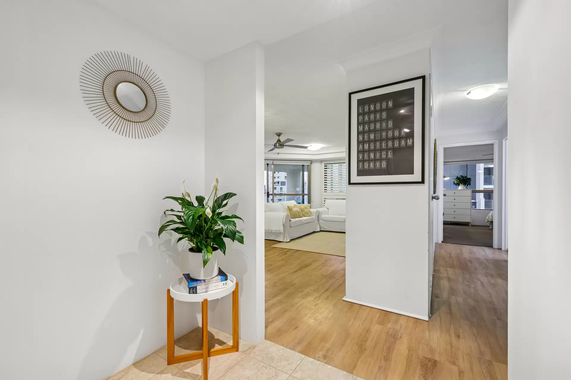10/20 Cronin Avenue, Main Beach Sold by  - image 1
