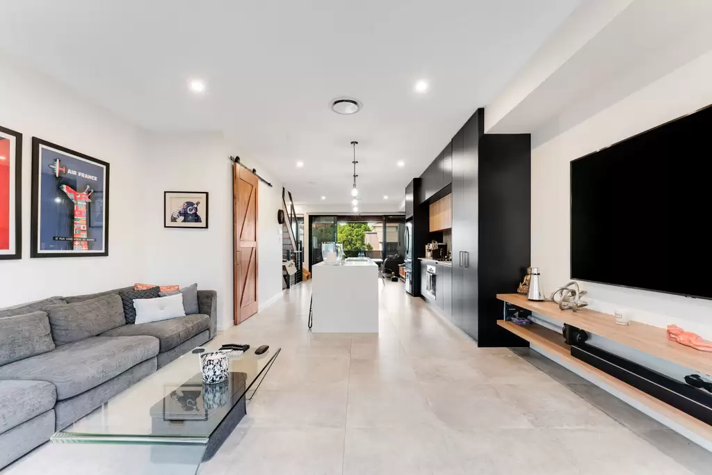 2/38 Dalpura Street, Chevron Island For Sale by Queensland Sotheby's International Realty