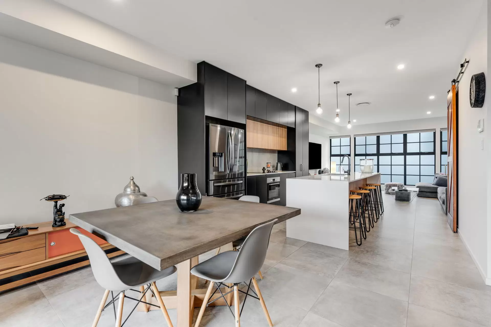 2/38 Dalpura Street, Chevron Island For Sale by Queensland Sotheby's International Realty - image 1