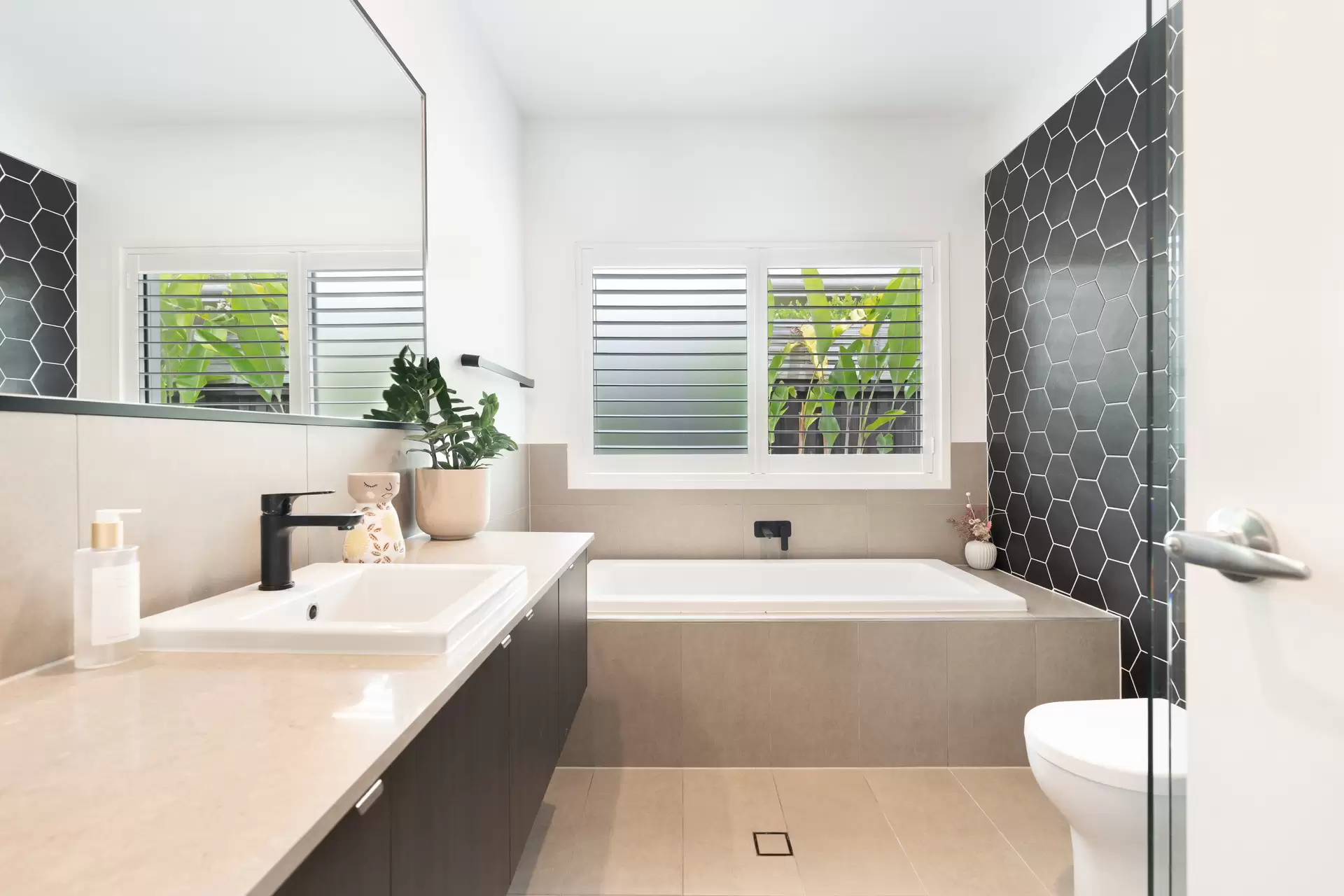 164 Balgownie Drive, Peregian Springs Sold by Queensland Sotheby's International Realty - image 1