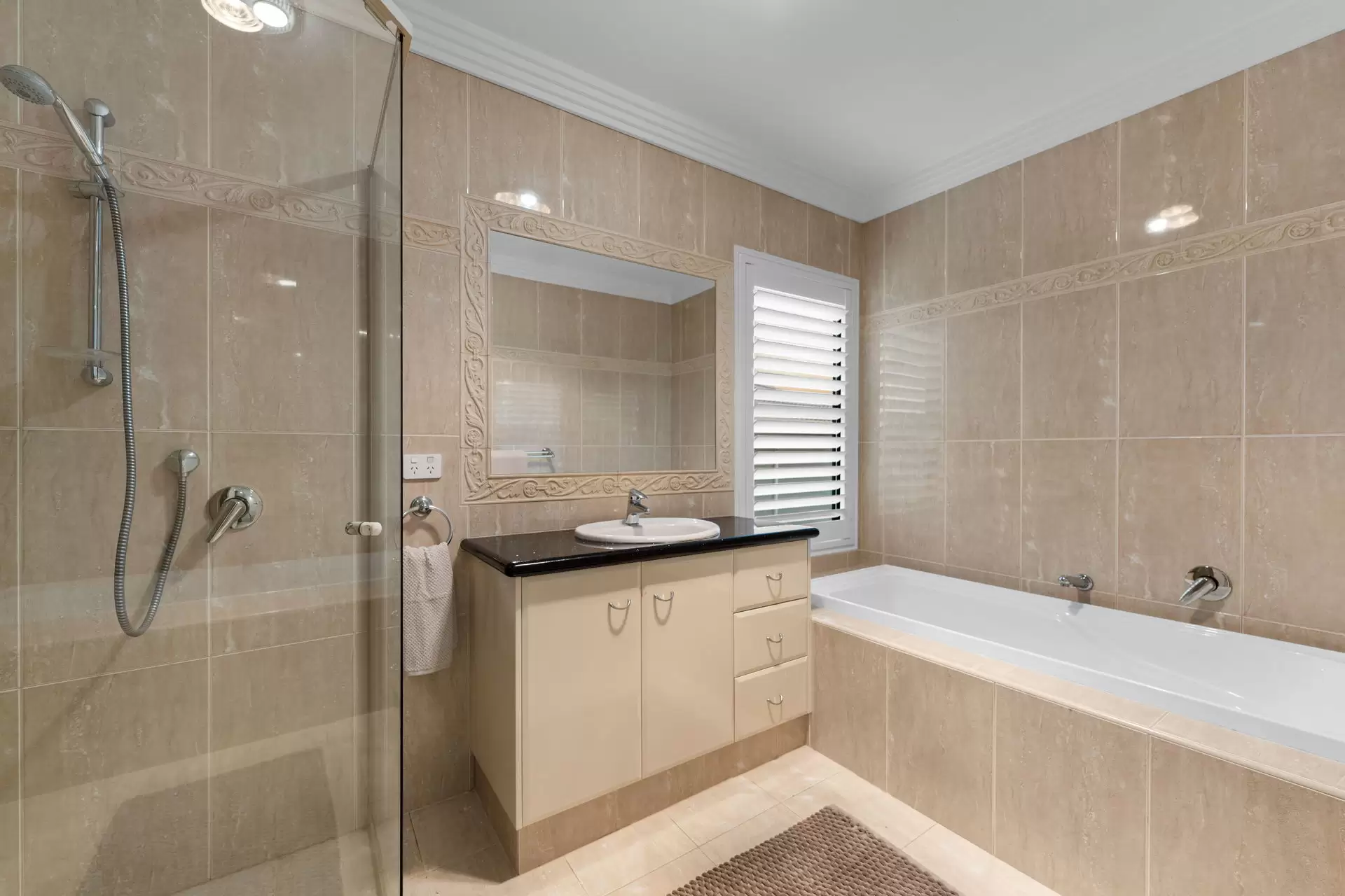 30 Midnight  Court, Runaway Bay Sold by Queensland Sotheby's International Realty - image 1