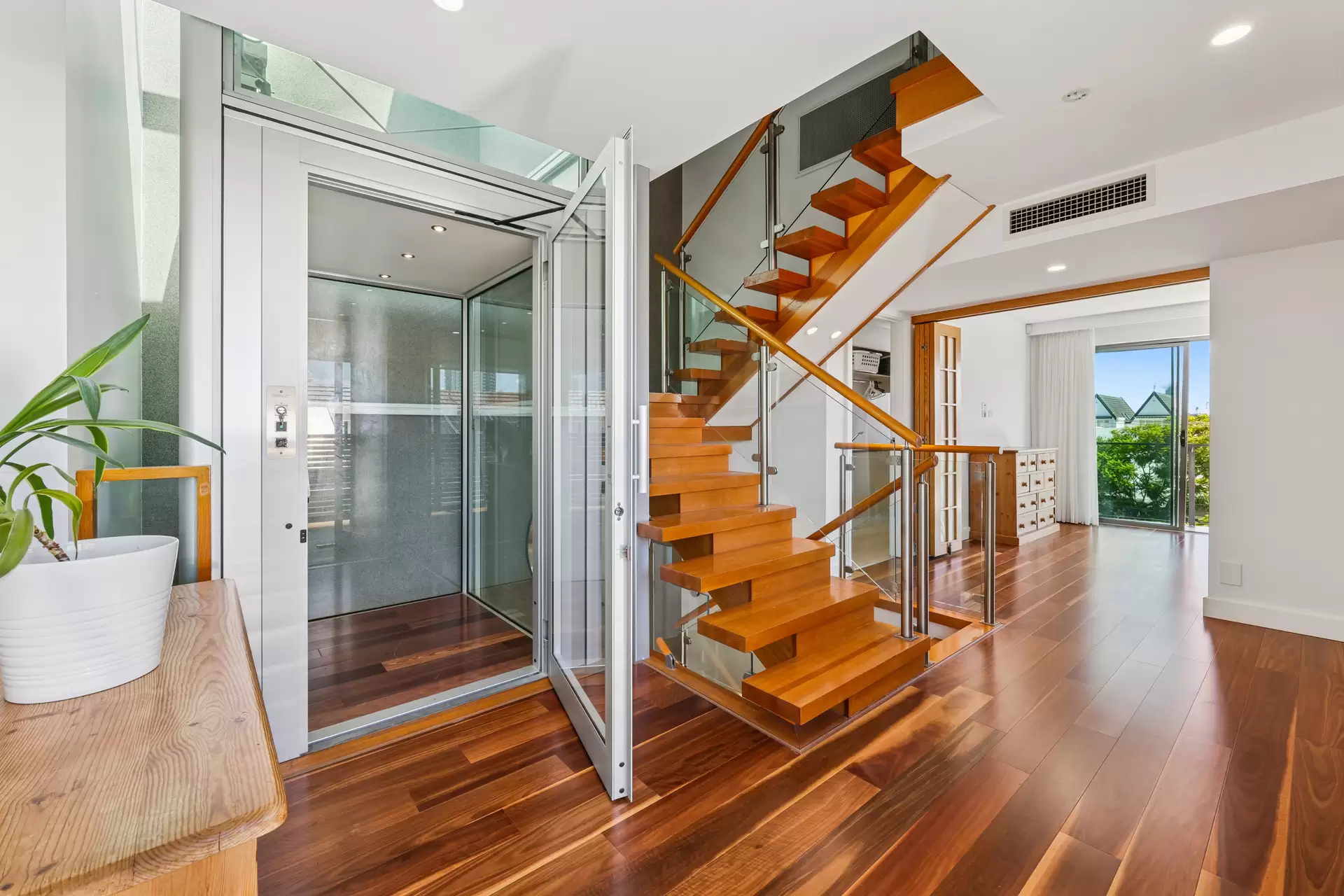 35A Hughes Avenue, Main Beach Sold by Queensland Sotheby's International Realty - image 1