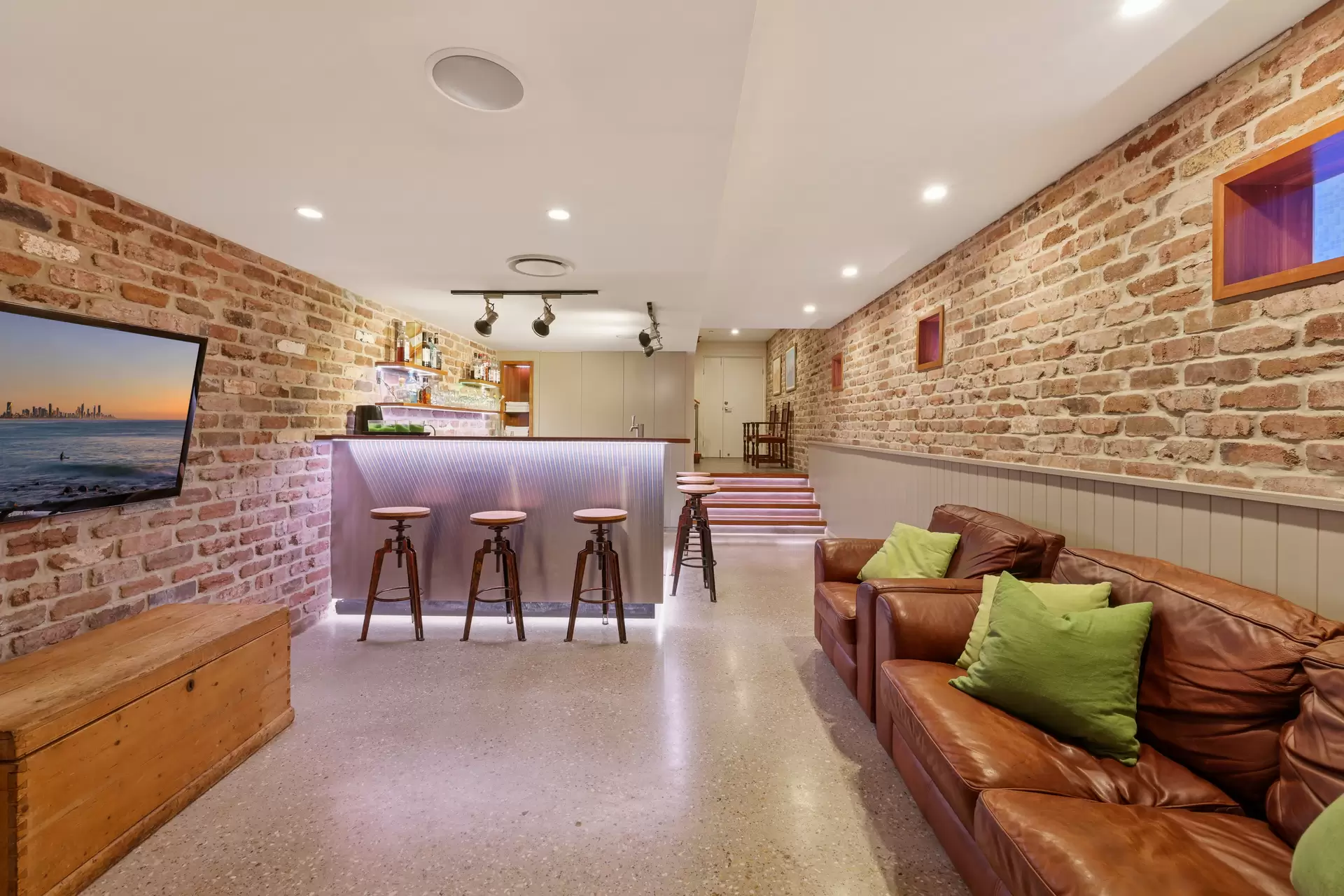 35A Hughes Avenue, Main Beach Sold by Queensland Sotheby's International Realty - image 1