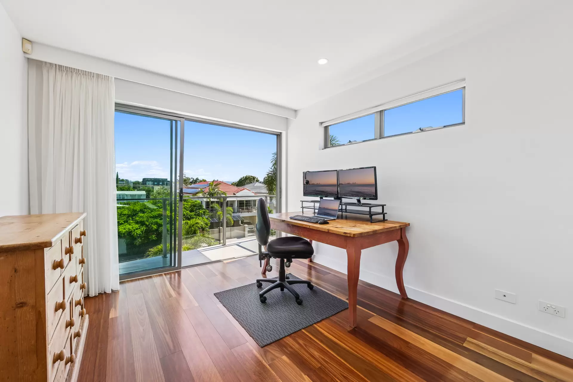 35A Hughes Avenue, Main Beach Sold by Queensland Sotheby's International Realty - image 1