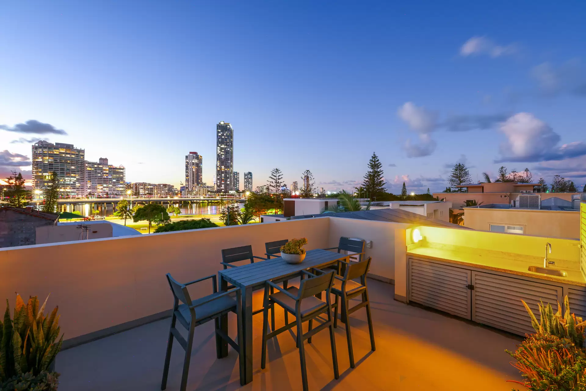 35A Hughes Avenue, Main Beach Sold by Queensland Sotheby's International Realty - image 1