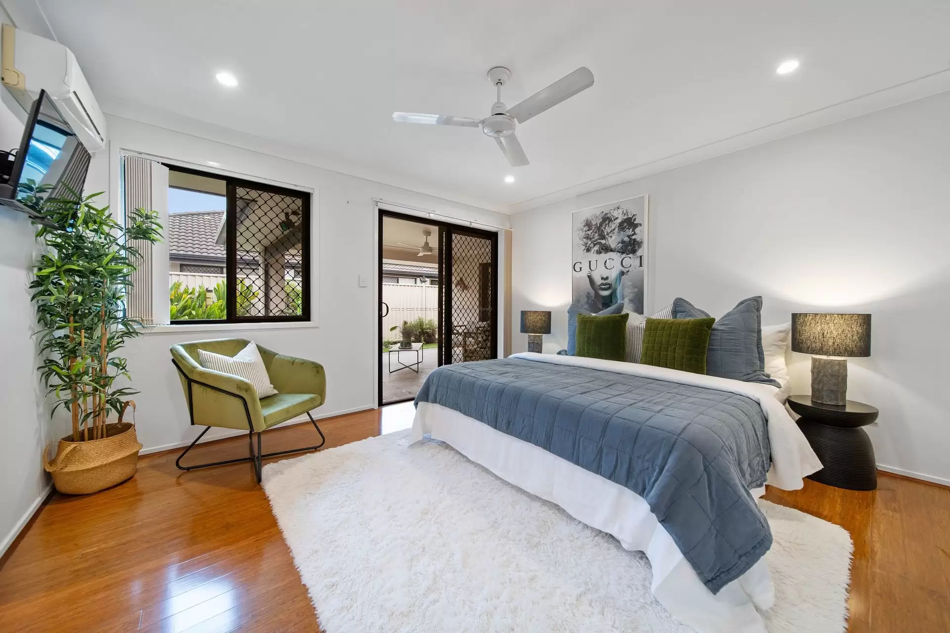 155 Smith Street, Cleveland Sold by Queensland Sotheby's International Realty - image 1