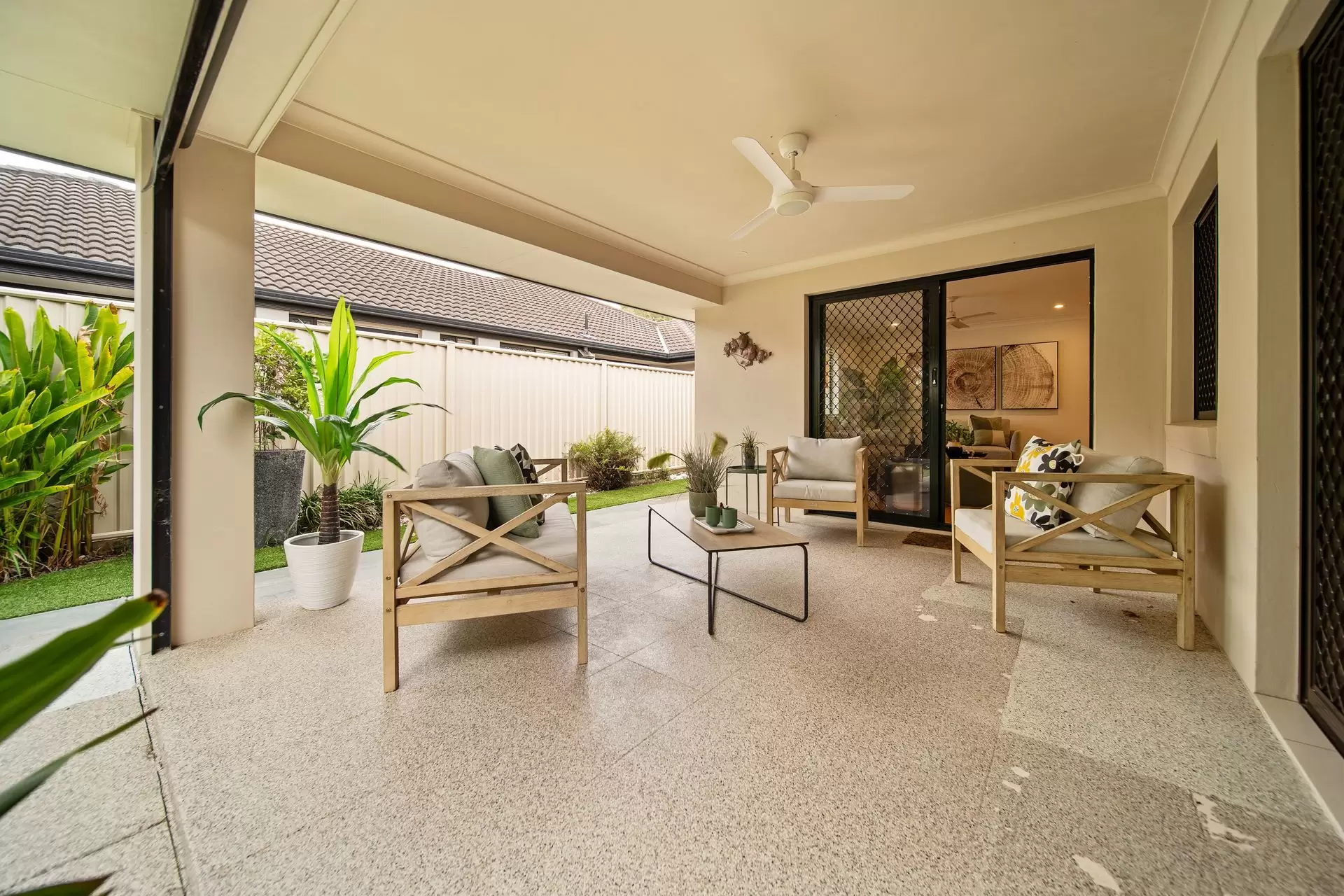 155 Smith Street, Cleveland Sold by Queensland Sotheby's International Realty - image 1