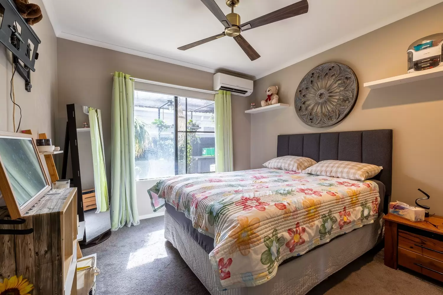 184  Shute Harbour Road, Cannonvale Sold by Queensland Sotheby's International Realty - image 1