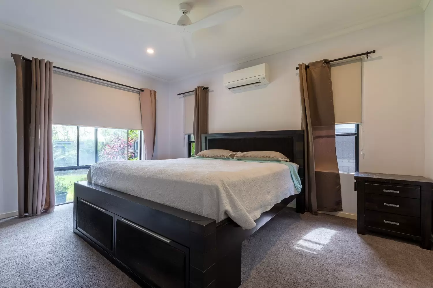 184  Shute Harbour Road, Cannonvale Sold by Queensland Sotheby's International Realty - image 1