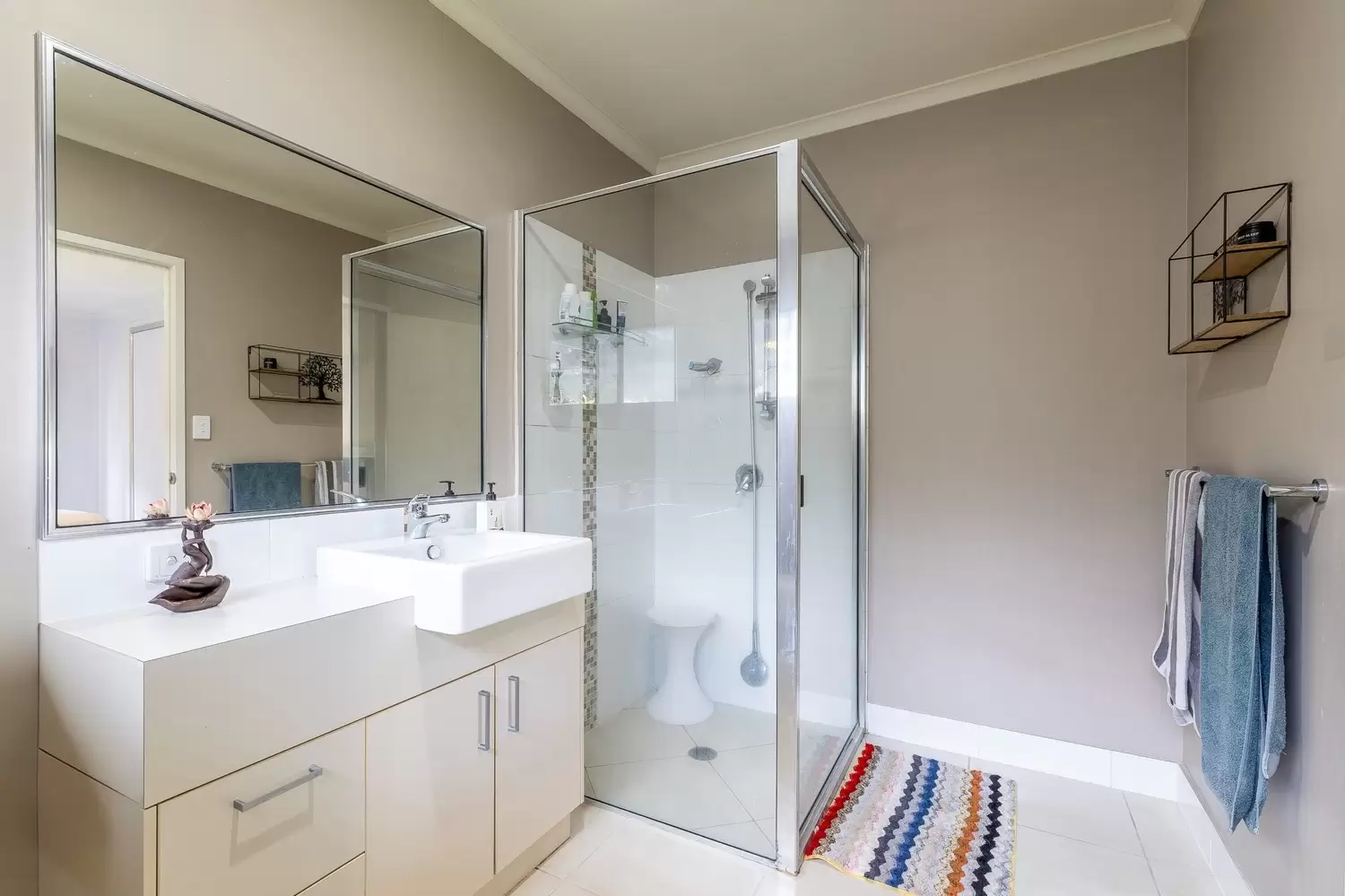 184  Shute Harbour Road, Cannonvale Sold by Queensland Sotheby's International Realty - image 1