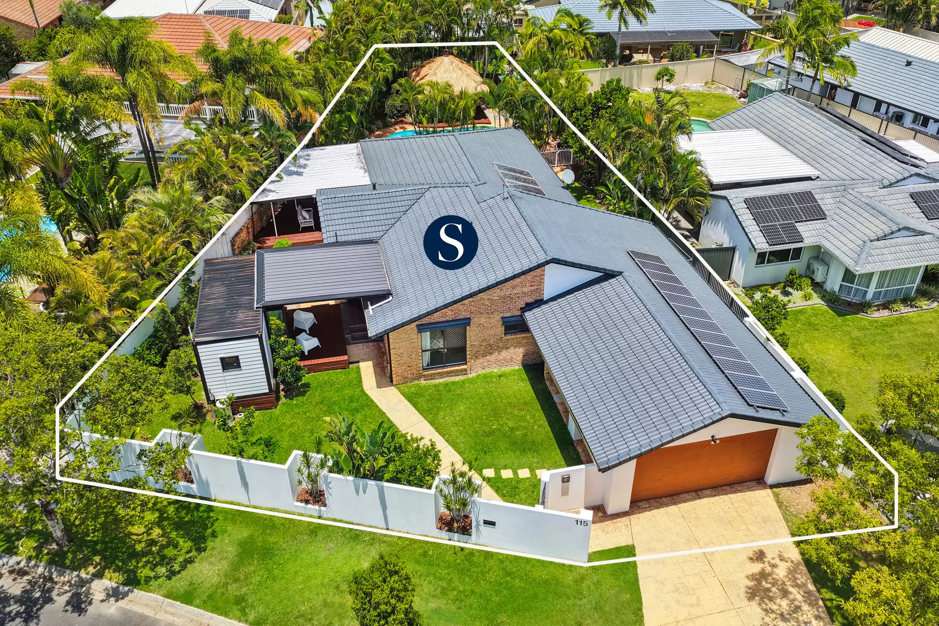 115 Newport Drive, Robina Sold by Queensland Sotheby's International Realty - image 1