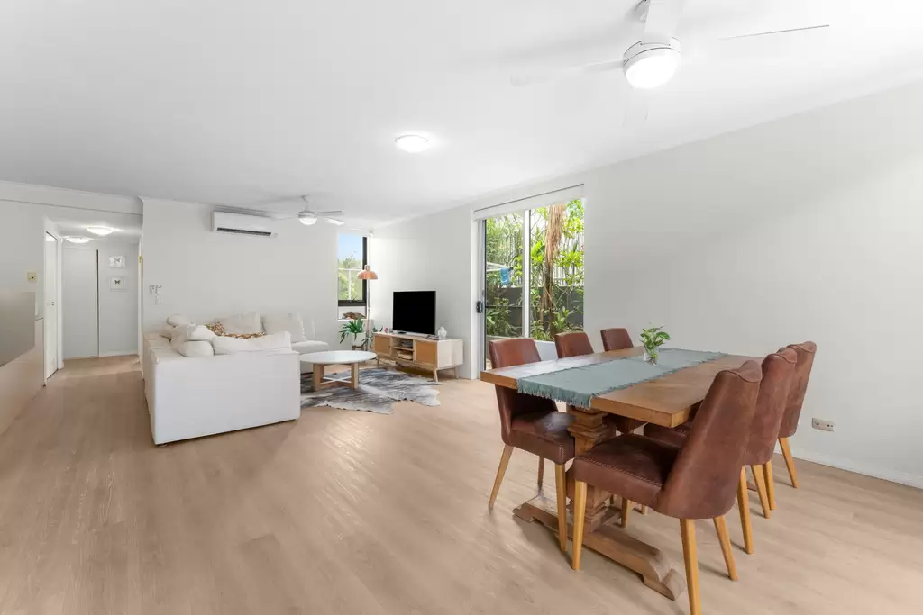 6101/12 Executive Drive, Burleigh Waters Sold by 