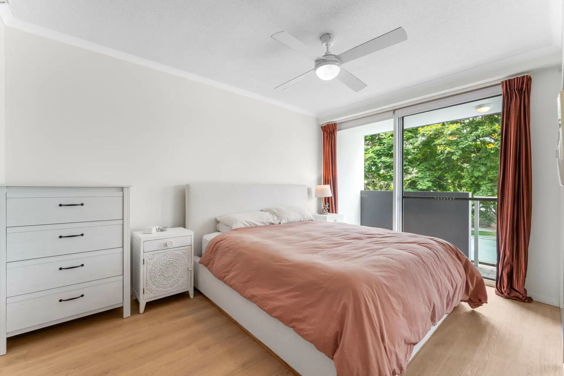 6101/12 Executive Drive, Burleigh Waters Sold by Queensland Sotheby's International Realty - image 1