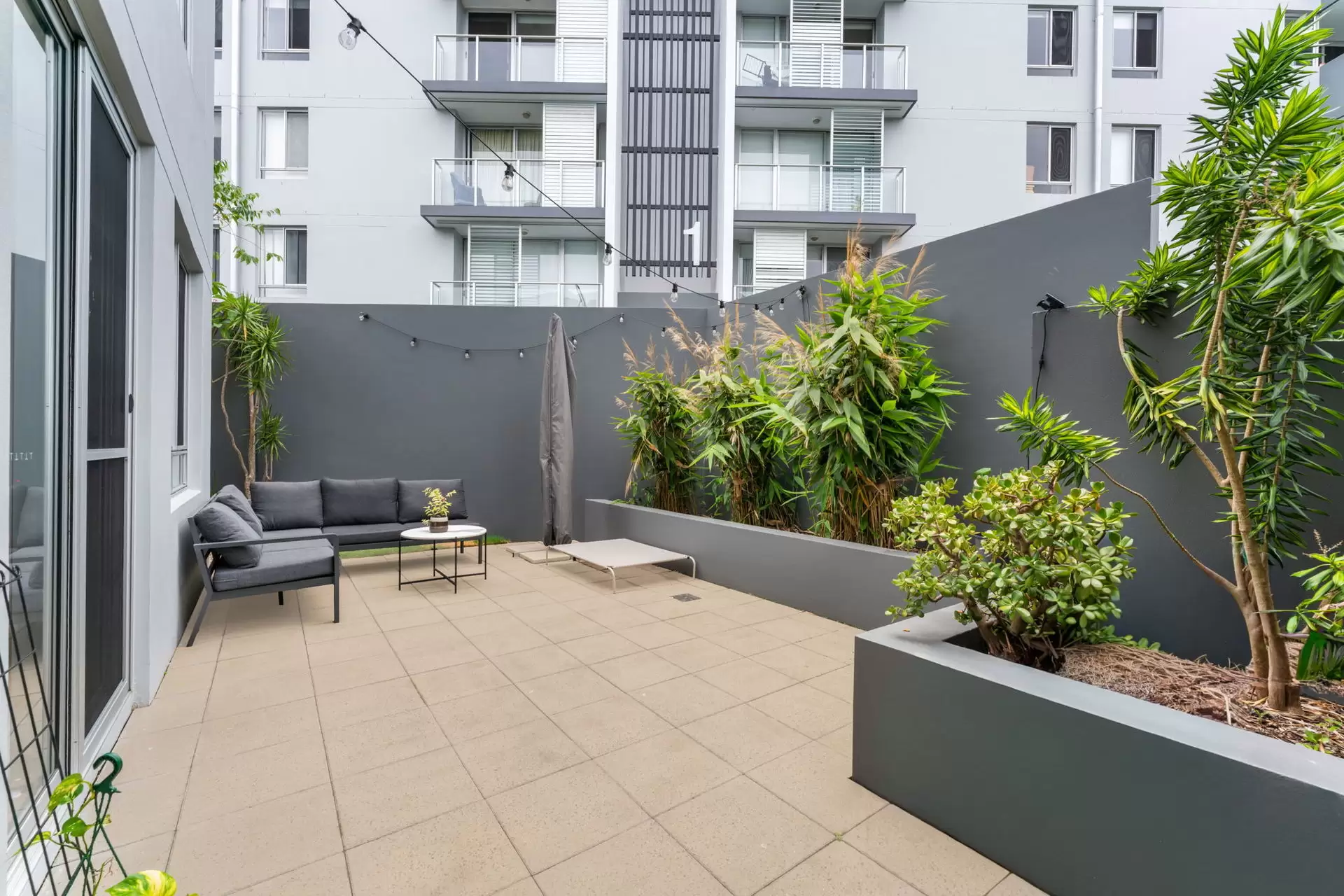 6101/12 Executive Drive, Burleigh Waters Sold by Queensland Sotheby's International Realty - image 1