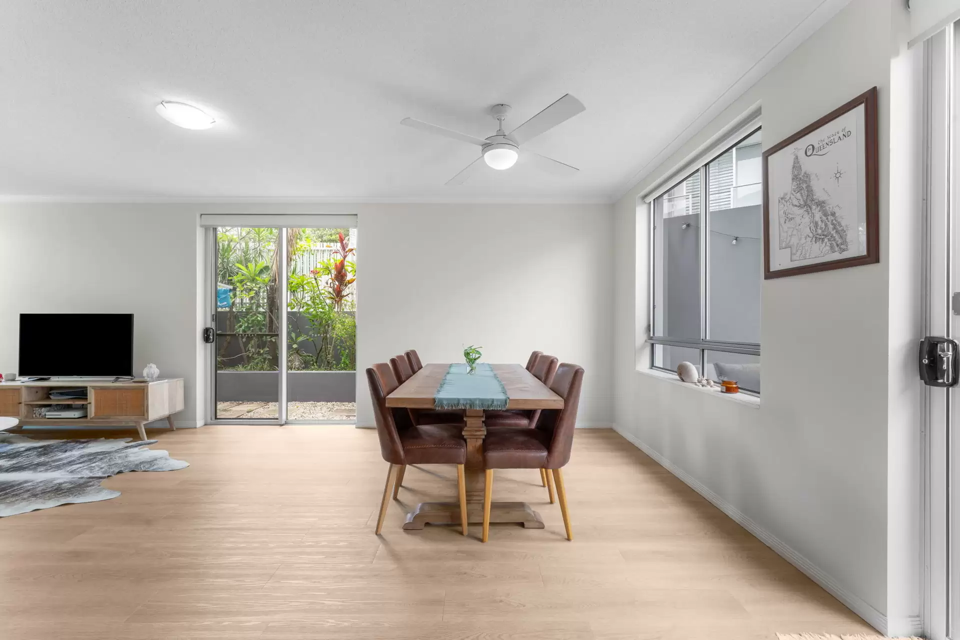 6101/12 Executive Drive, Burleigh Waters Sold by Queensland Sotheby's International Realty - image 1