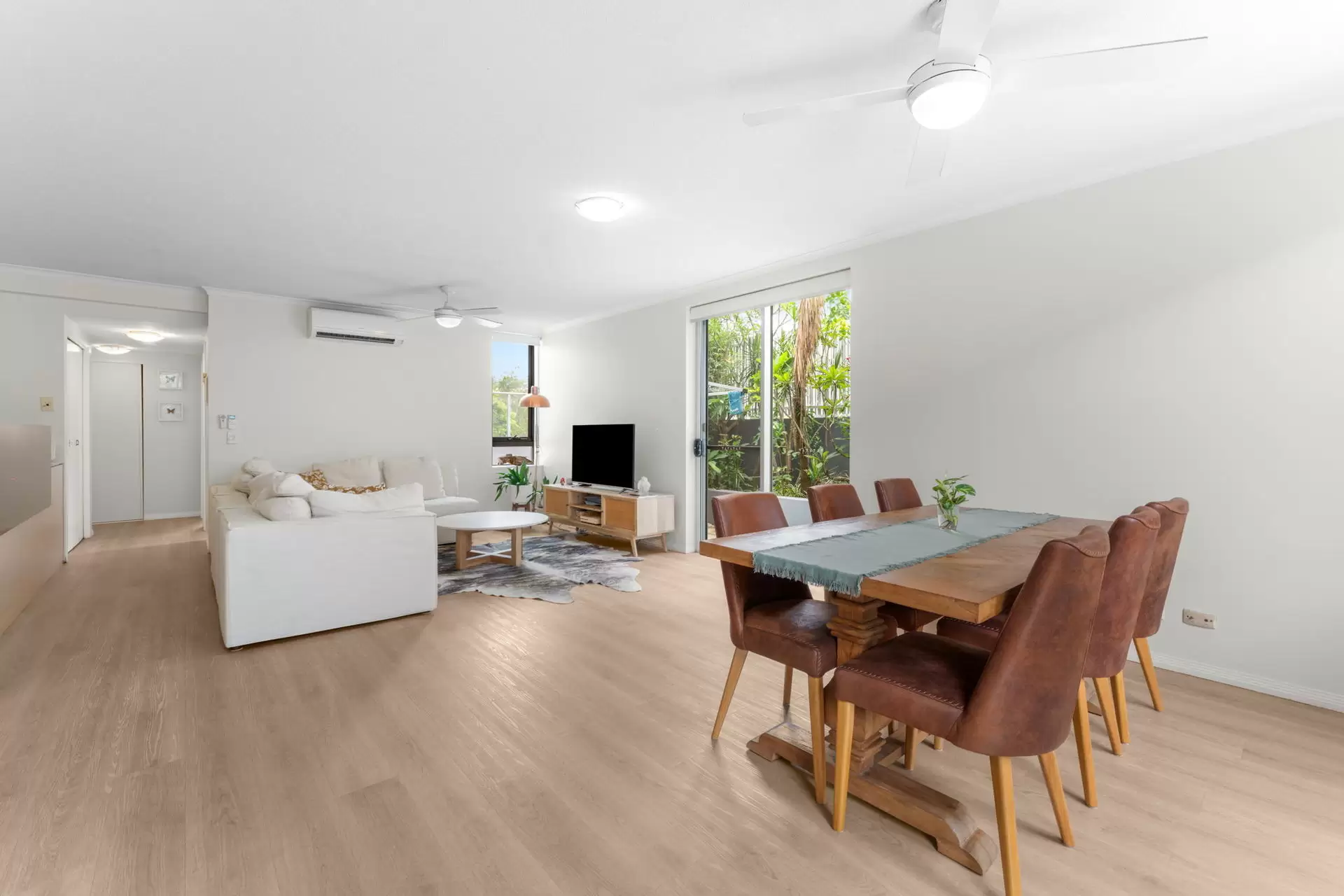 6101/12 Executive Drive, Burleigh Waters Sold by Queensland Sotheby's International Realty - image 1