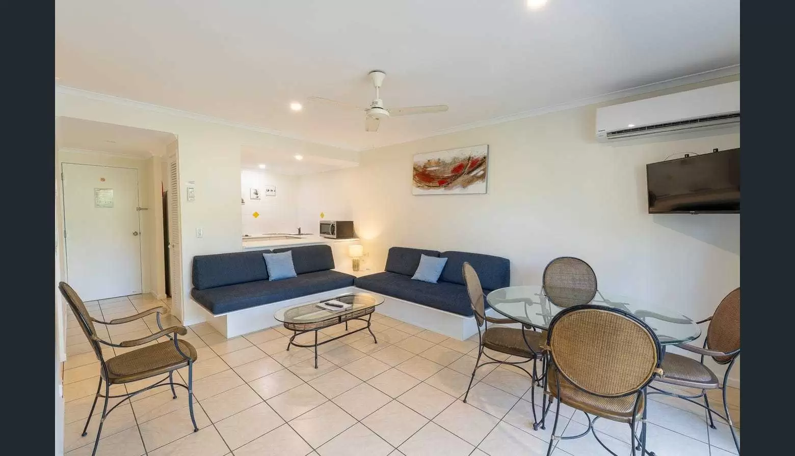 2/2 Erromango Drive, Jubilee Pocket Sold by Queensland Sotheby's International Realty - image 1