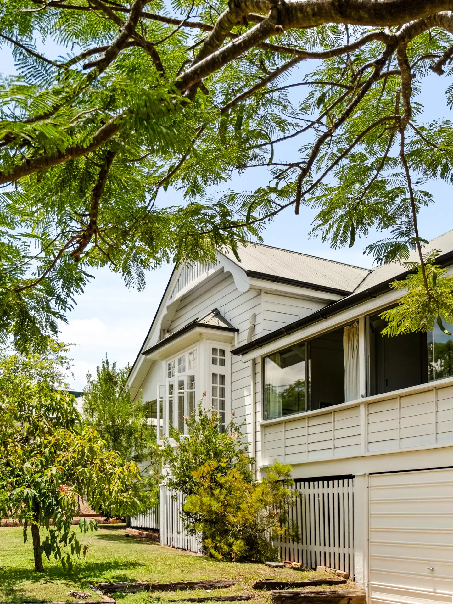 23 Winifred Street, Clayfield Sold by Queensland Sotheby's International Realty - image 1