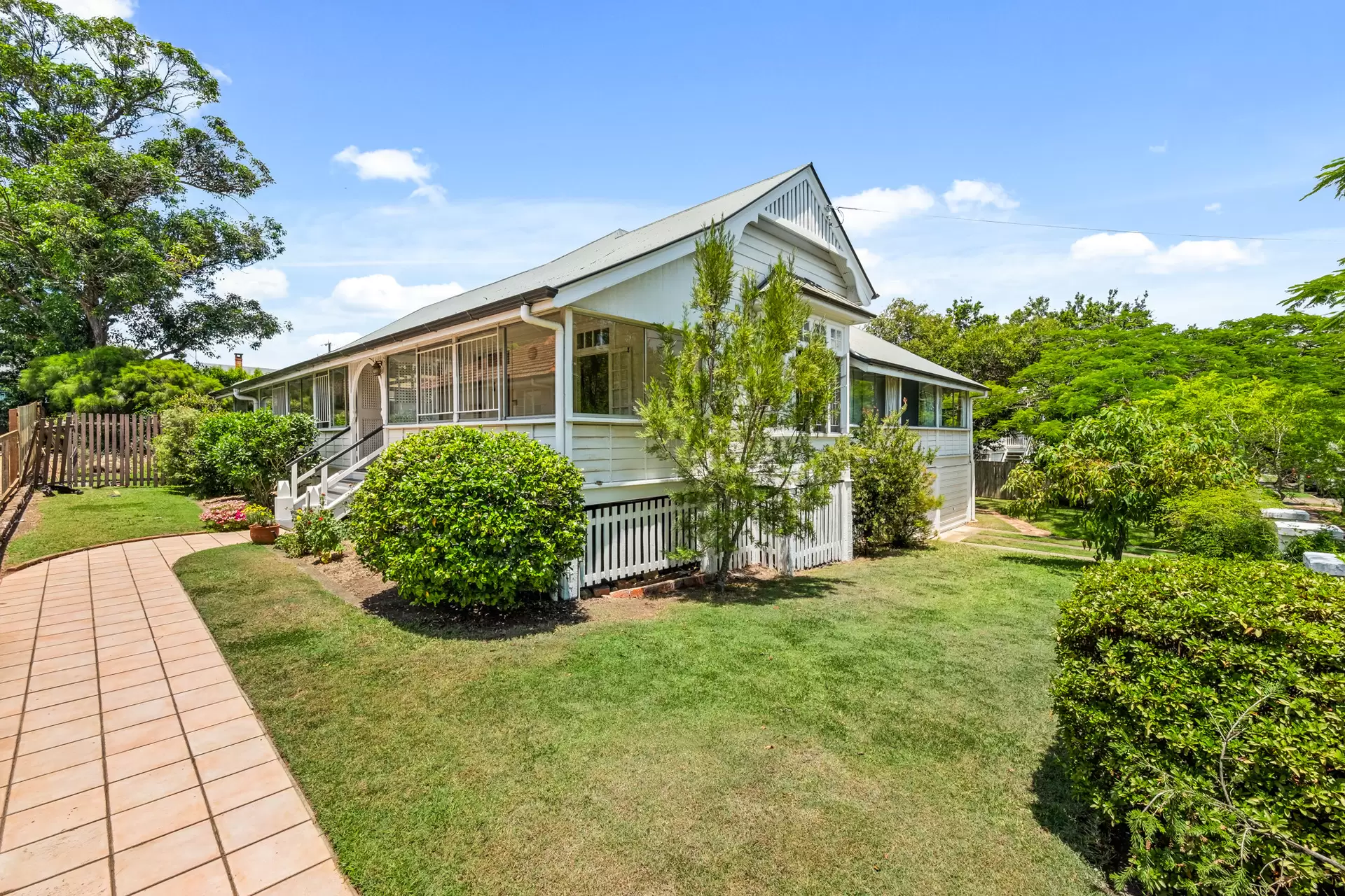 23 Winifred Street, Clayfield Sold by Queensland Sotheby's International Realty - image 1