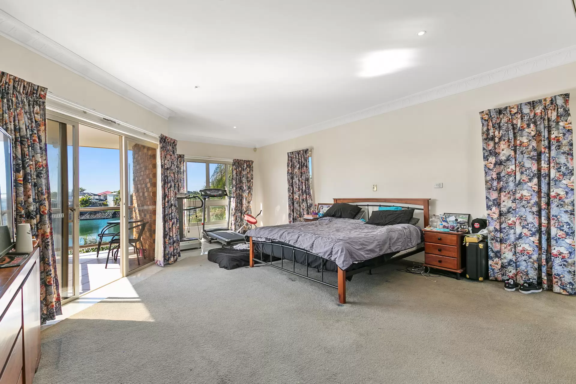 20 Sommersea Drive, Raby Bay Sold by Queensland Sotheby's International Realty - image 1
