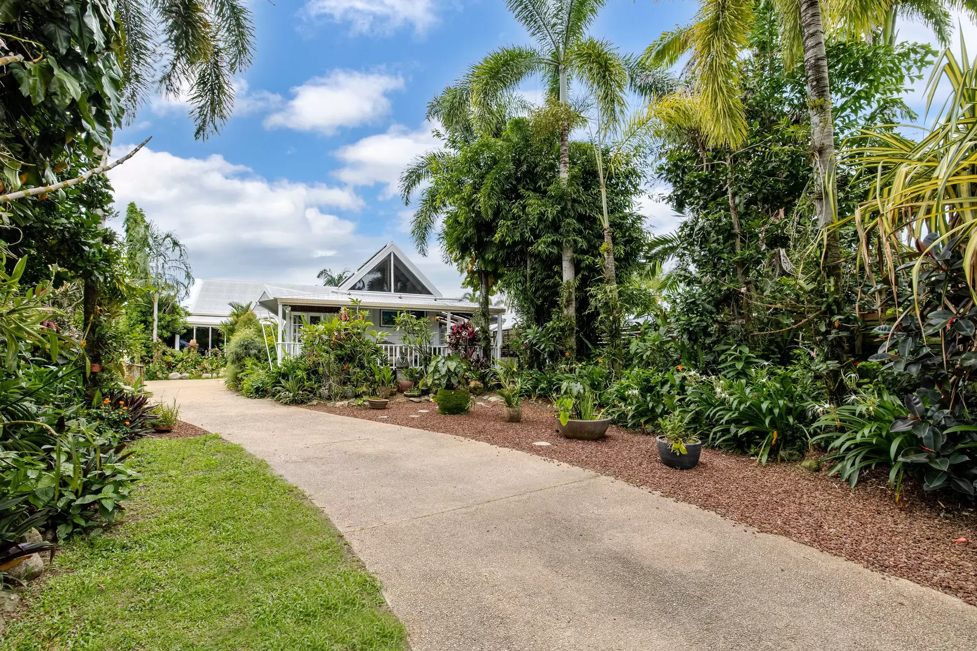 13 Ribbon Avenue, Port Douglas For Sale by Queensland Sotheby's International Realty - image 1