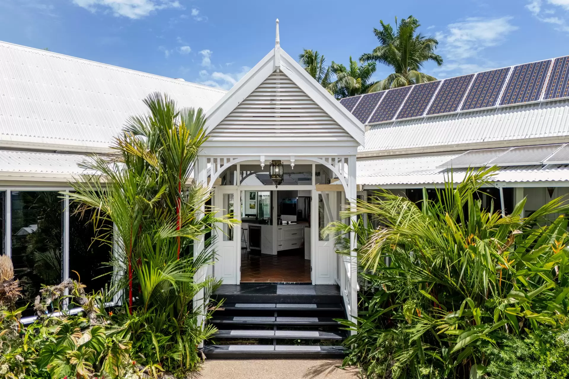 13 Ribbon Avenue, Port Douglas For Sale by Queensland Sotheby's International Realty - image 1