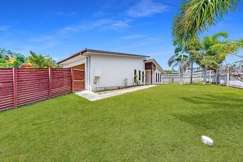 2 Companion Way, Cannonvale Sold by Queensland Sotheby's International Realty - image 1