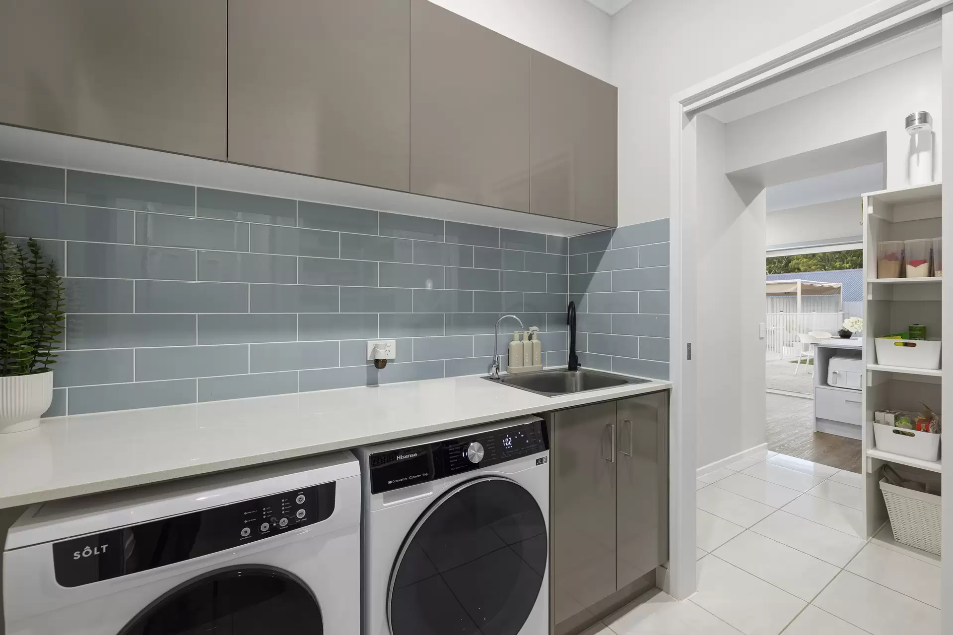 38  Ngungun Crescent, Glass House Mountains Sold by Queensland Sotheby's International Realty - image 1