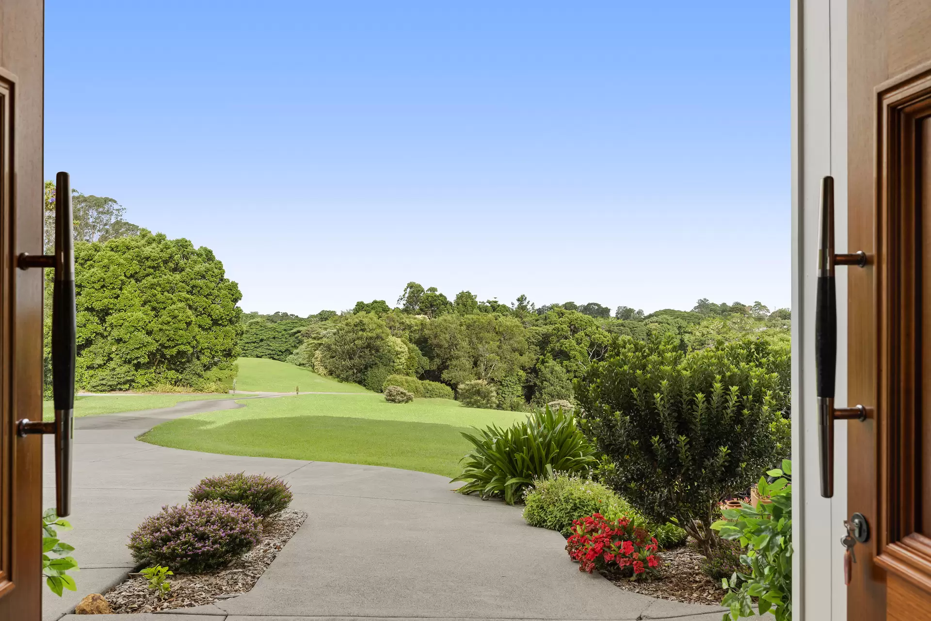 48 Cynthia Hunt  Drive, Flaxton Sold by Queensland Sotheby's International Realty - image 1