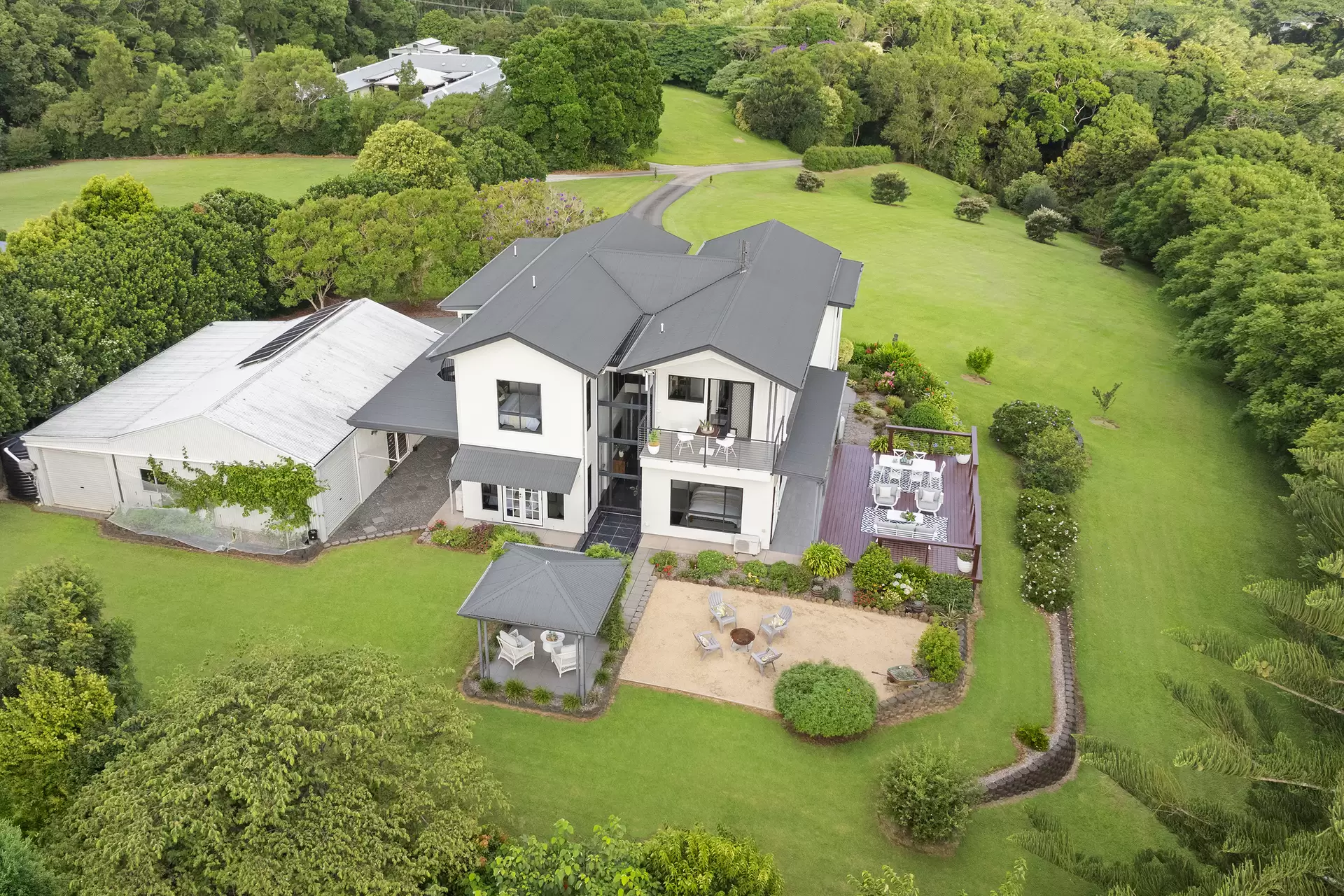 48 Cynthia Hunt  Drive, Flaxton Sold by Queensland Sotheby's International Realty - image 1