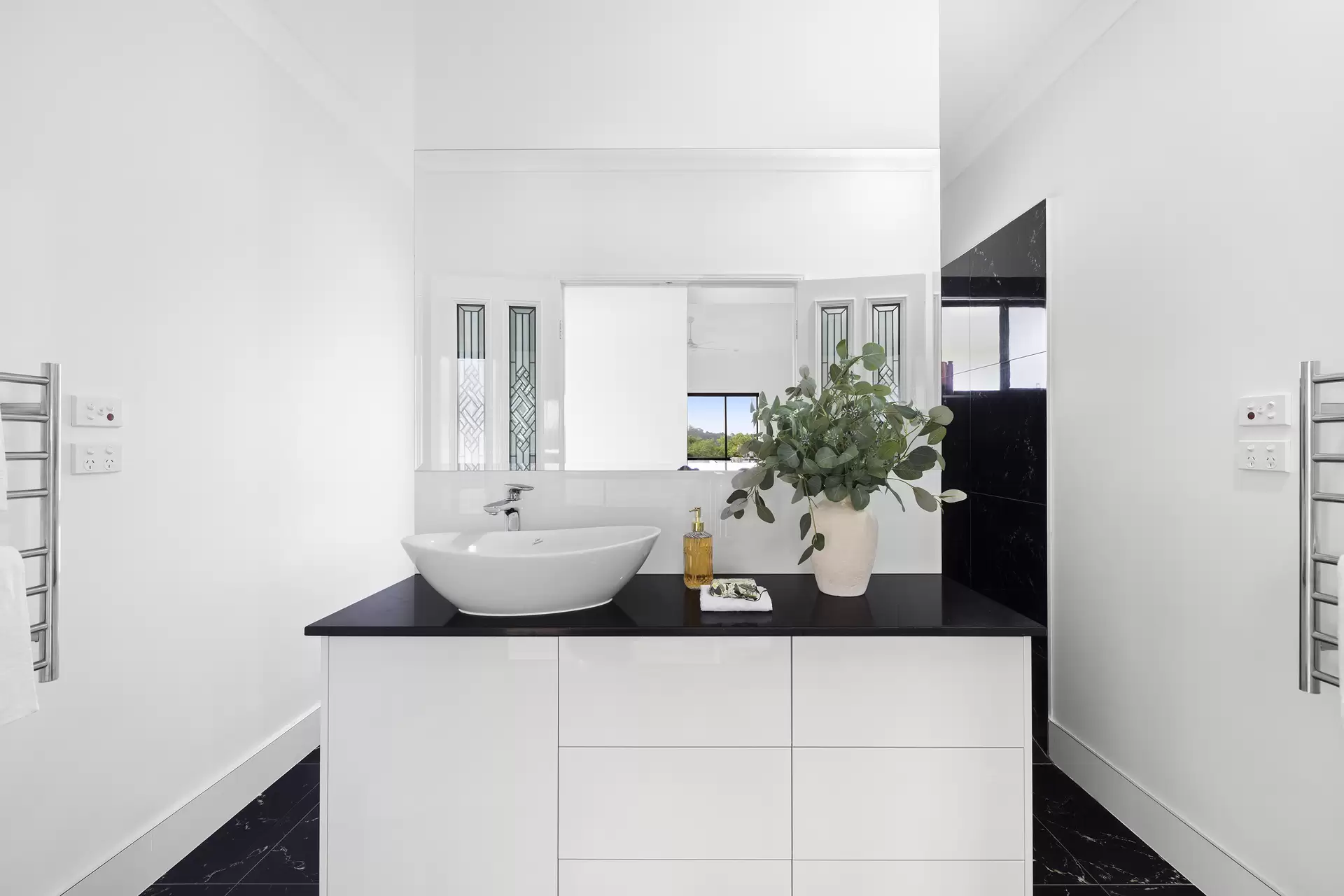 48 Cynthia Hunt  Drive, Flaxton Sold by Queensland Sotheby's International Realty - image 1