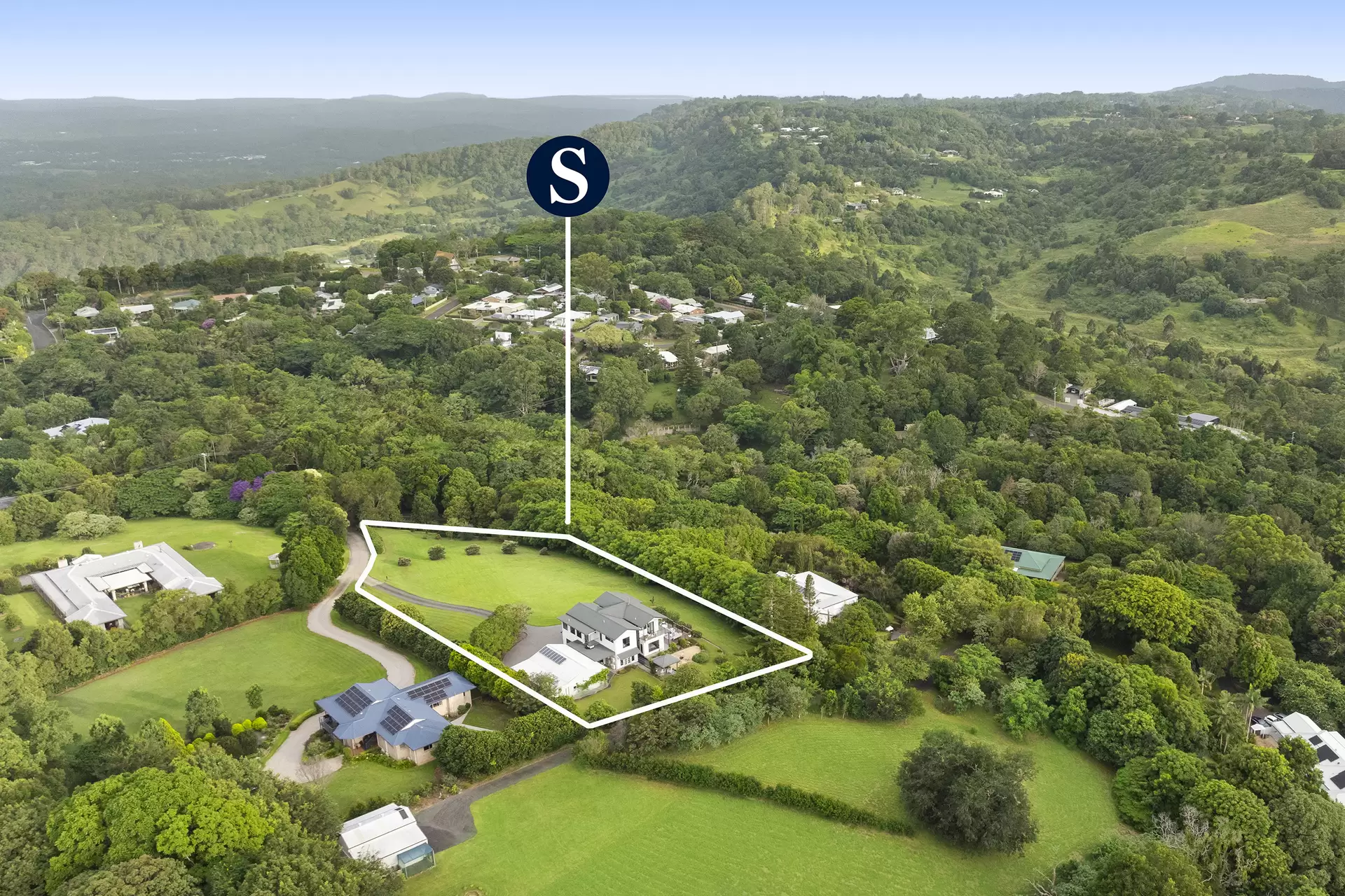 48 Cynthia Hunt  Drive, Flaxton Sold by Queensland Sotheby's International Realty - image 1