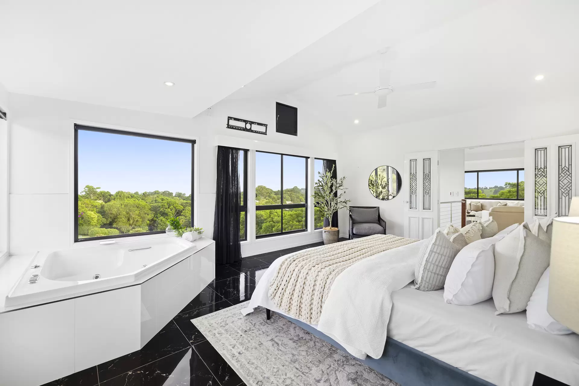 48 Cynthia Hunt  Drive, Flaxton Sold by Queensland Sotheby's International Realty - image 1