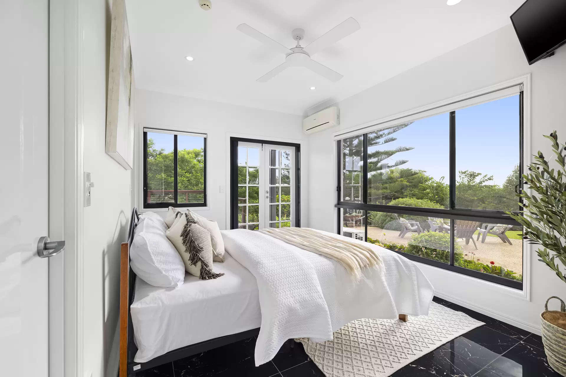 48 Cynthia Hunt  Drive, Flaxton Sold by Queensland Sotheby's International Realty - image 1