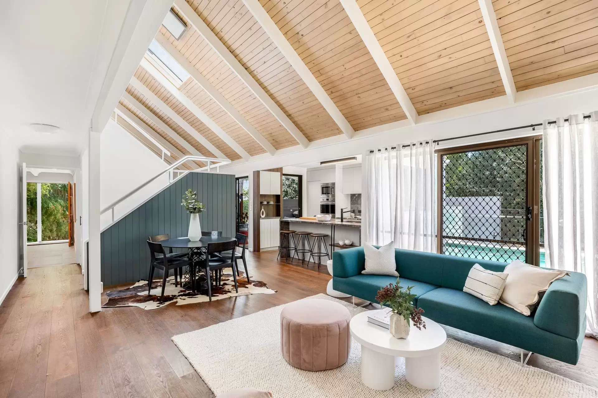 169 Fernvale Road, Tarragindi Sold by  - image 1