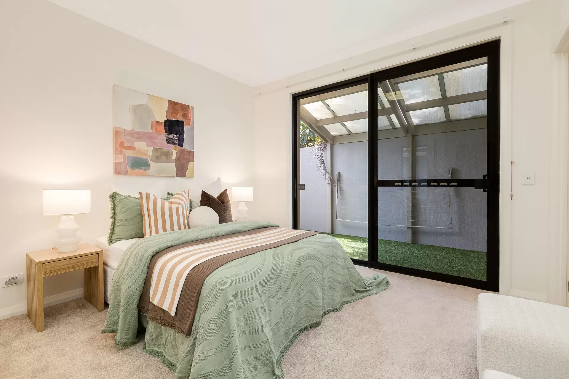 1A Bay Street, Redland Bay Sold by Queensland Sotheby's International Realty - image 1