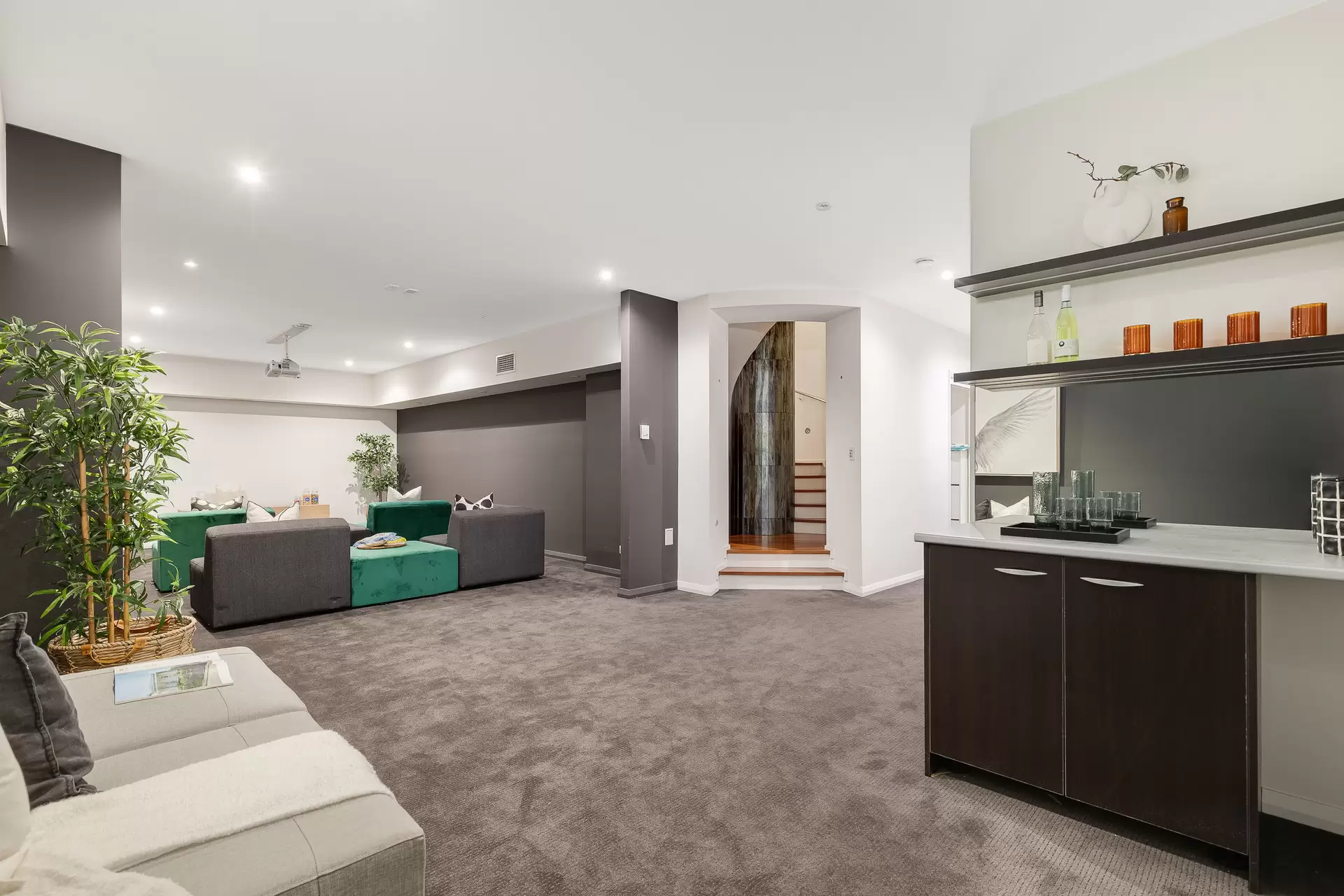 1A Bay Street, Redland Bay Sold by Queensland Sotheby's International Realty - image 1