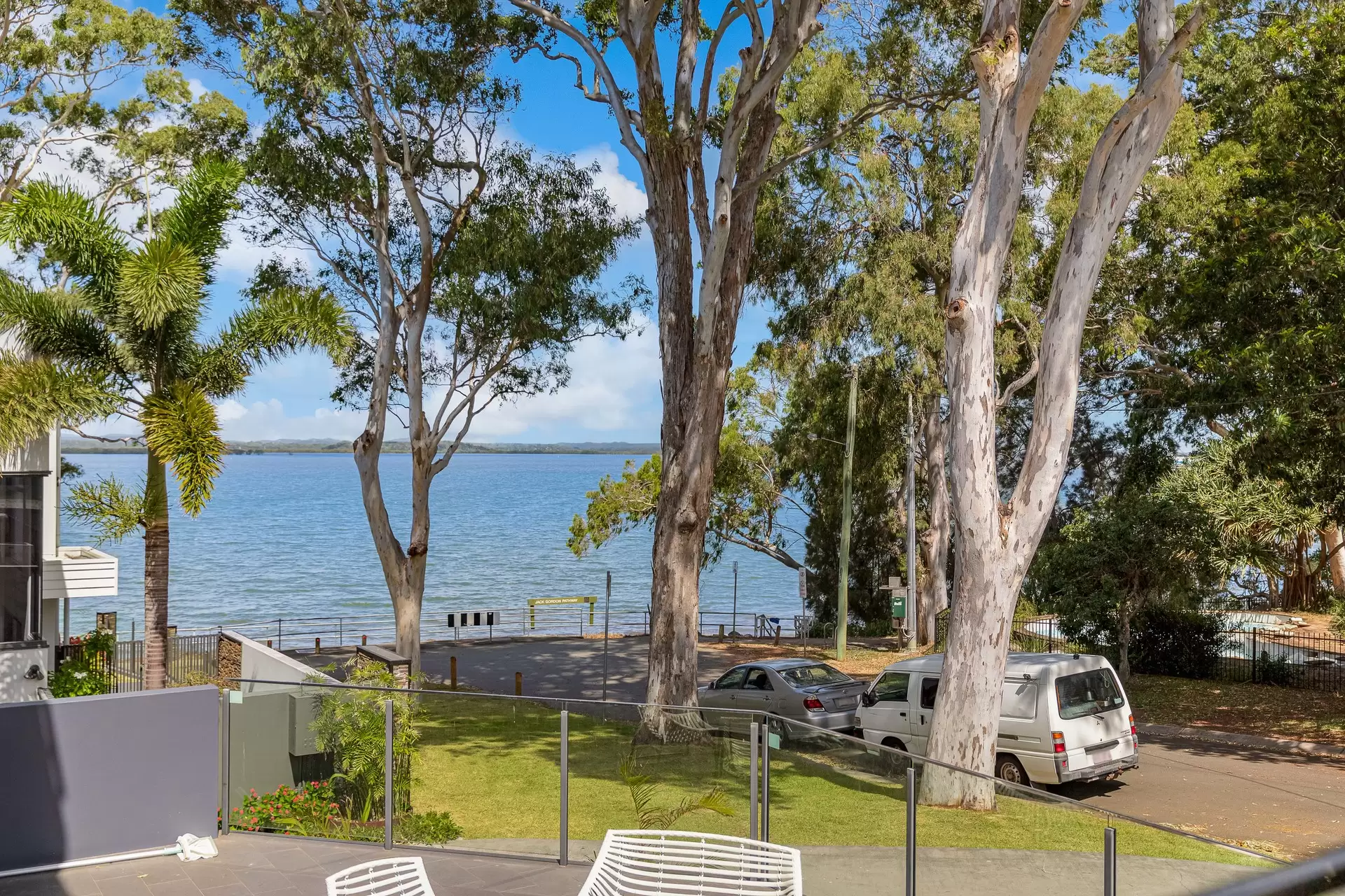 1A Bay Street, Redland Bay Sold by Queensland Sotheby's International Realty - image 1