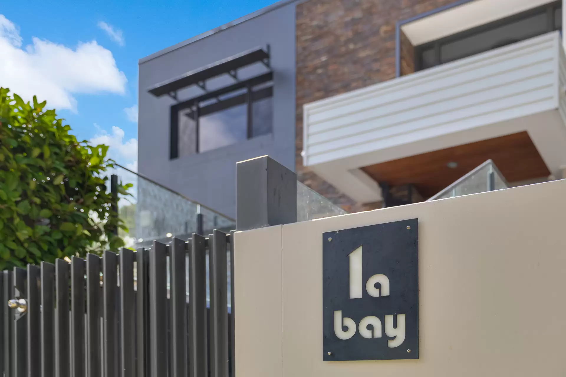 1A Bay Street, Redland Bay Sold by Queensland Sotheby's International Realty - image 1