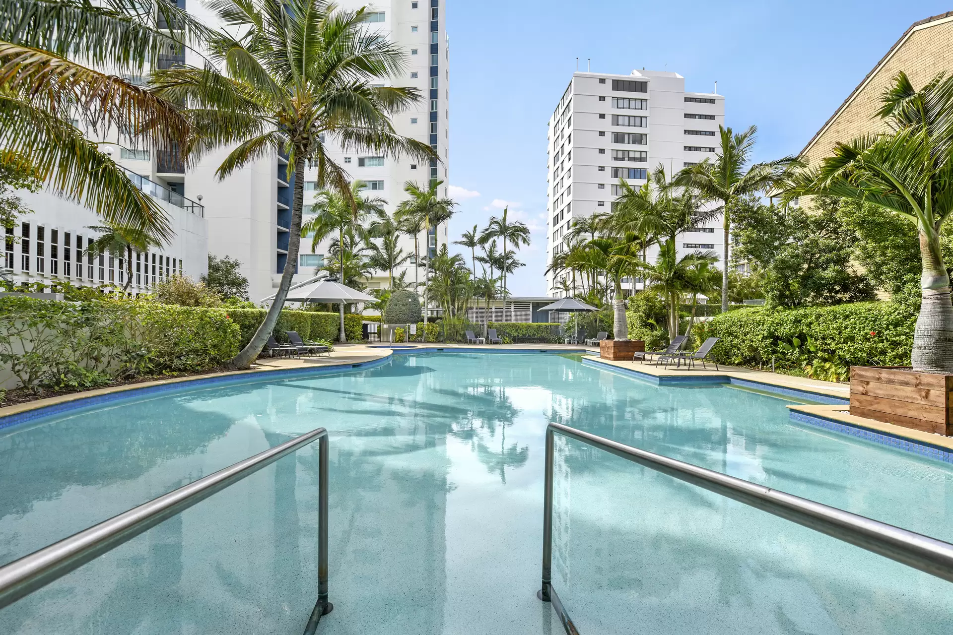 95/326 Marine Parade, Labrador Sold by Queensland Sotheby's International Realty - image 1